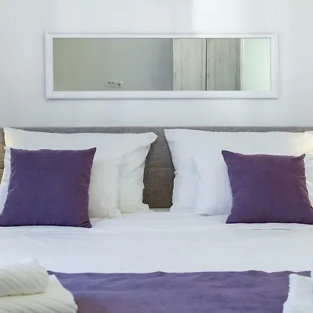 Diana Apartment *